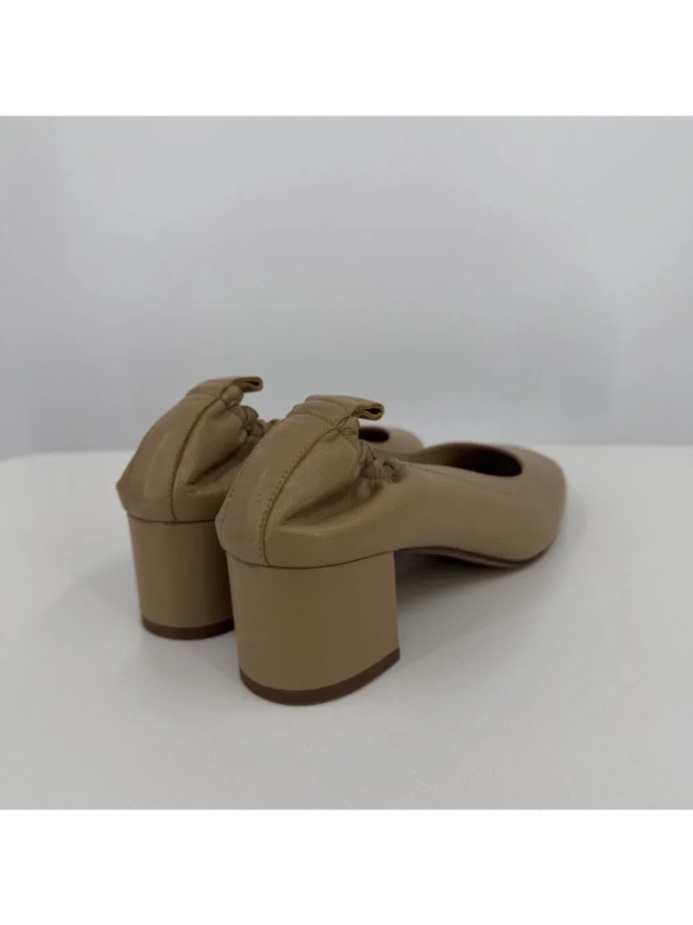 Everlane Italian Leather Day Heel Light Taupe 10 Women's Elastic Back Comfort